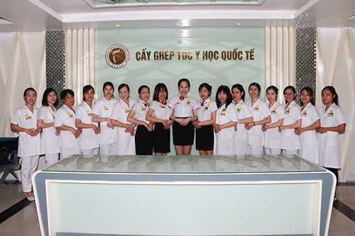 Bác sĩ Đinh Thị Nhung Nhung và các y tá tại 38 Nguyễn Du, Q. Hai Bà Trưng, ​​Hà Nội